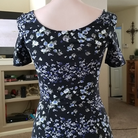 Floral skater Dress - Picture 5 of 6